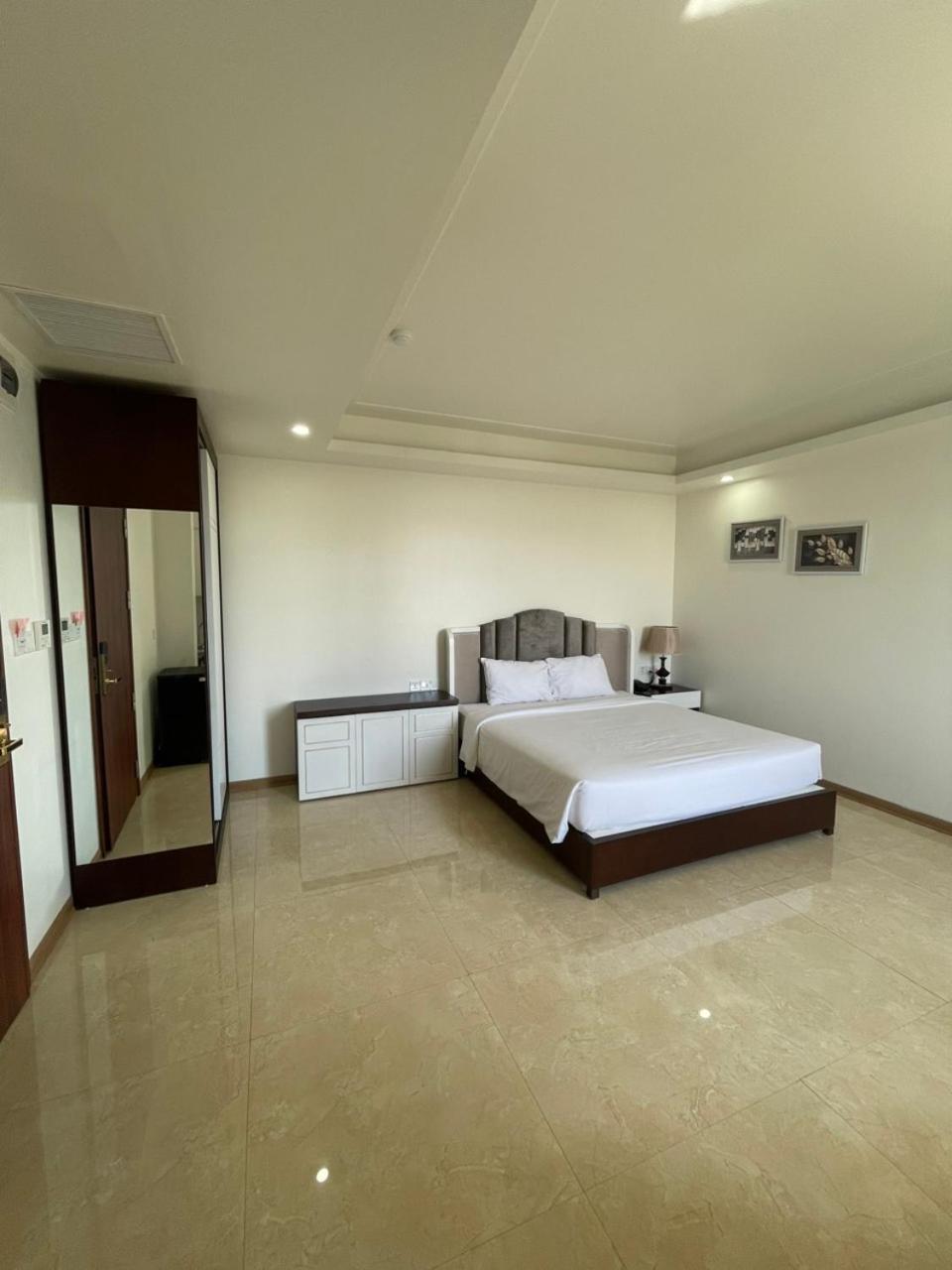 Lotus Hotel&Apartment Hai Phong Buitenkant foto