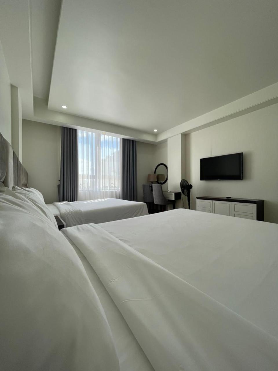 Lotus Hotel&Apartment Hai Phong Buitenkant foto