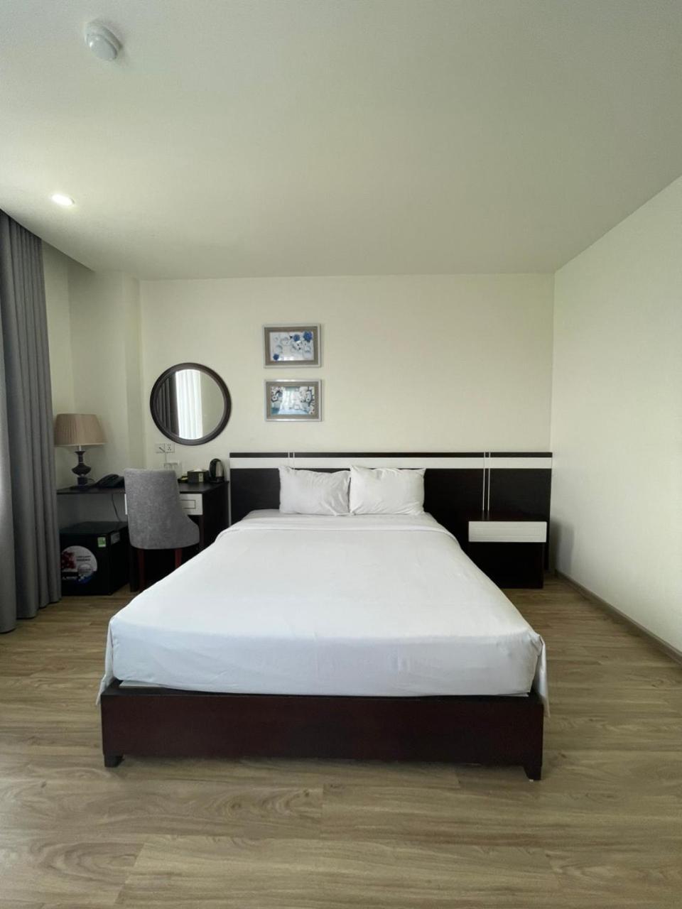 Lotus Hotel&Apartment Hai Phong Buitenkant foto