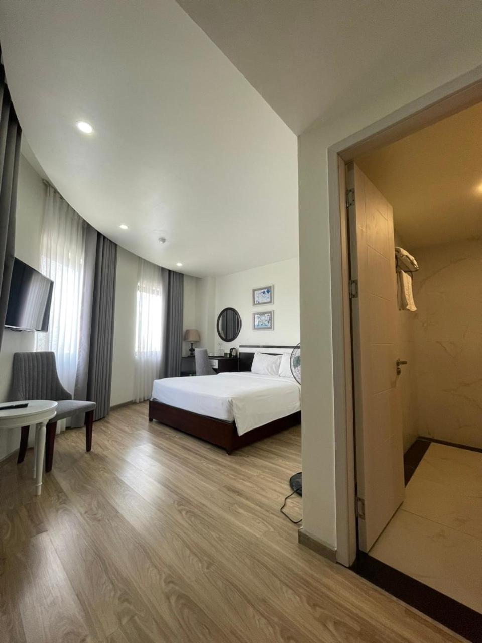 Lotus Hotel&Apartment Hai Phong Buitenkant foto
