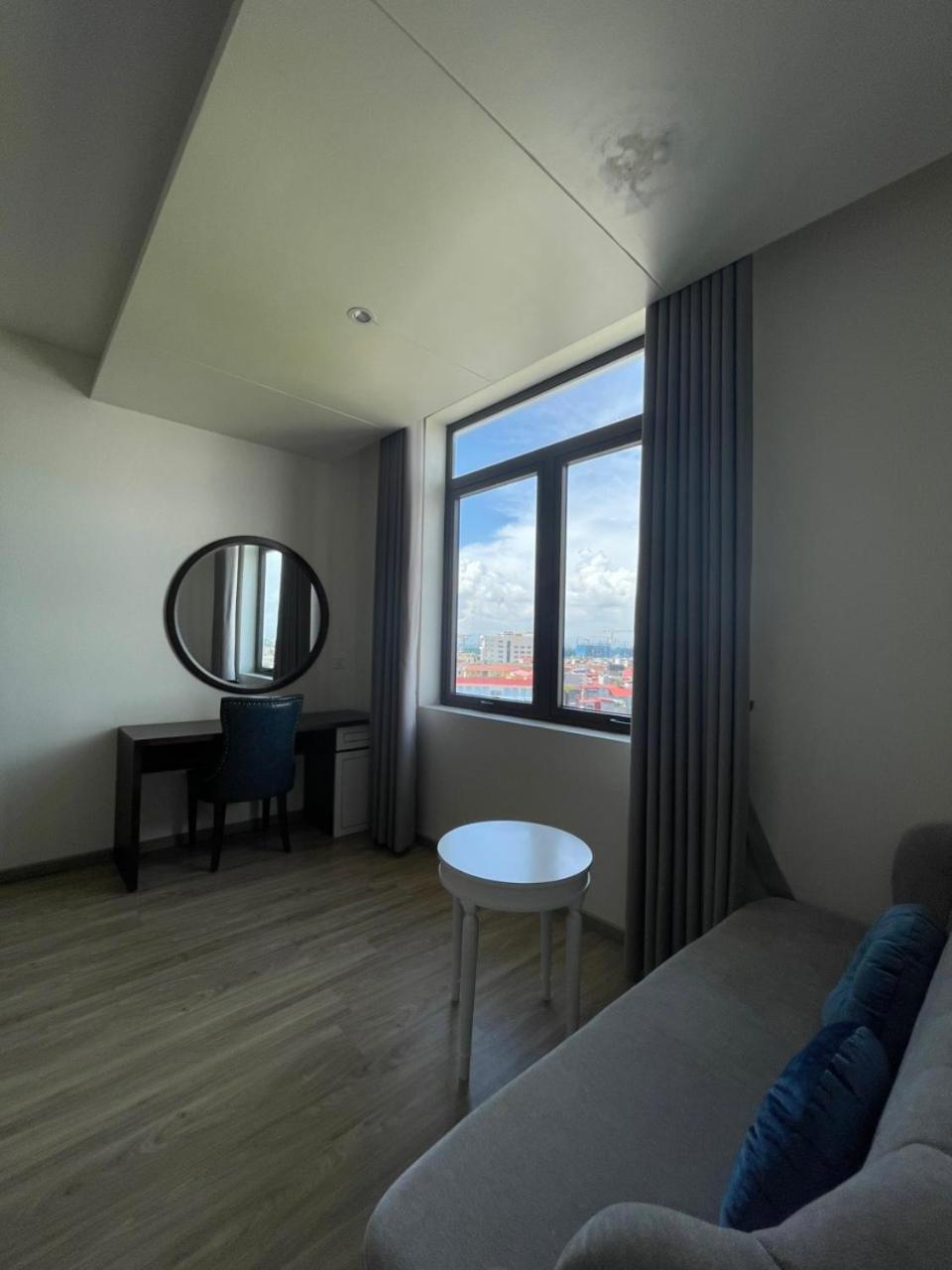 Lotus Hotel&Apartment Hai Phong Buitenkant foto