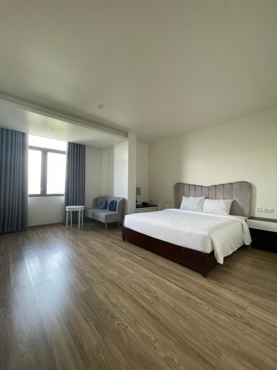 Lotus Hotel&Apartment Hai Phong Buitenkant foto